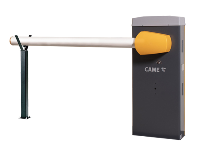 Установка шлагбаума во дворе территории